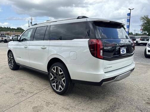Star White 2026 Ford Expedition Max Platinum