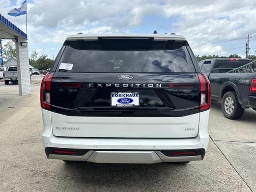 Star White 2026 Ford Expedition Max Platinum