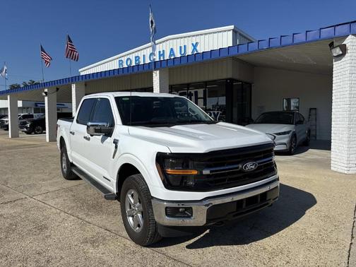 Oxford White 2025 Ford F-150 XLT