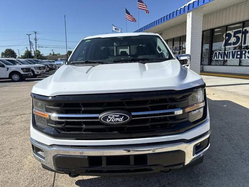 Oxford White 2025 Ford F-150 XLT