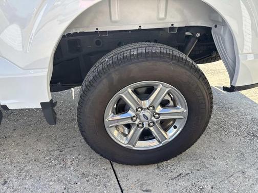 Oxford White 2025 Ford F-150 XLT