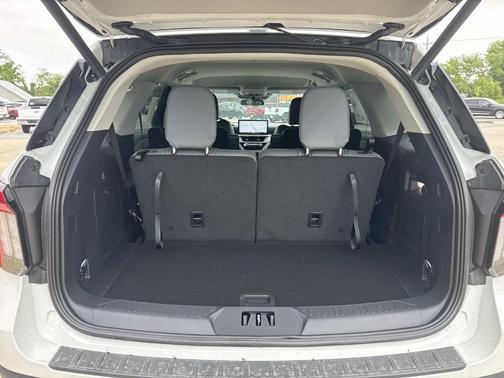 Star White 2026 Ford Explorer Active