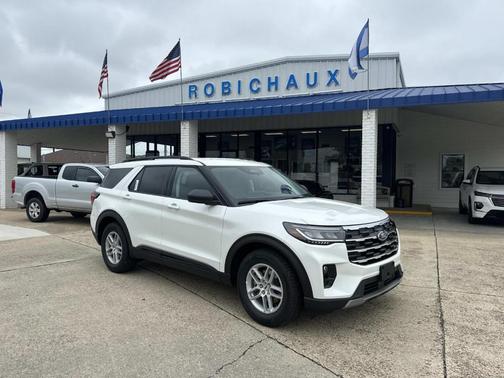 Star White 2026 Ford Explorer Active