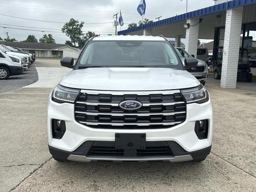 Star White 2026 Ford Explorer Active
