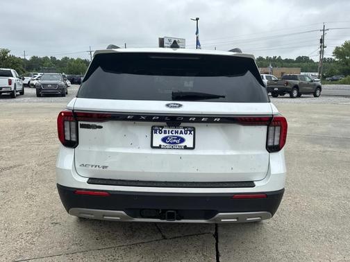 Star White 2026 Ford Explorer Active