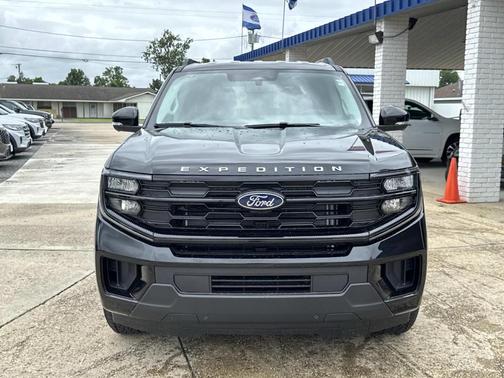 Agate Black Metallic 2026 Ford Expedition Active