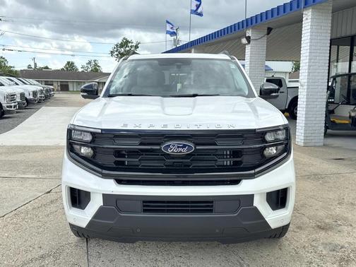 Star White 2026 Ford Expedition Max Active