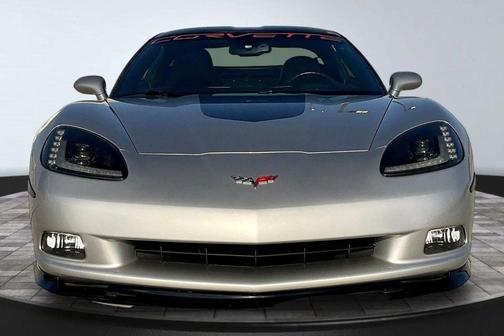 Machine Silver Metallic 2005 Chevrolet Corvette Base