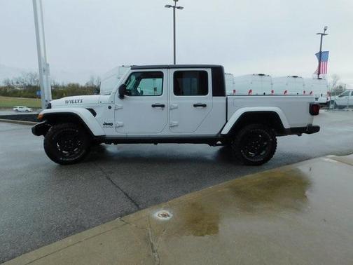 2023 Jeep Gladiator Sport