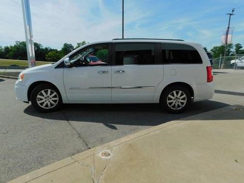 2015 Chrysler Town & Country Touring