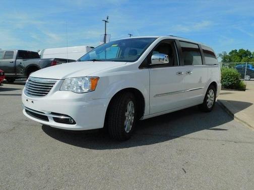 2015 Chrysler Town & Country Touring