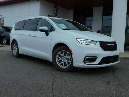 2023 Chrysler Pacifica Touring-L