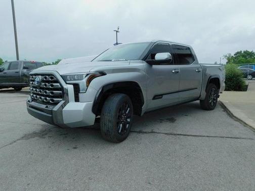 2023 Toyota Tundra Hybrid Platinum