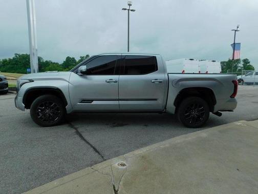 2023 Toyota Tundra Hybrid Platinum