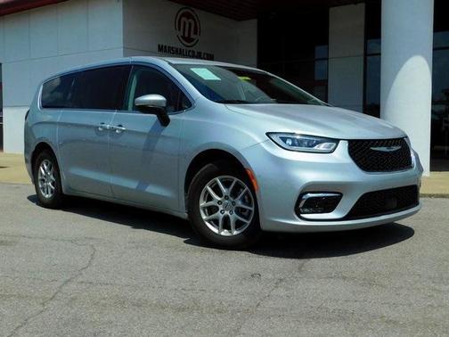 2023 Chrysler Pacifica Touring-L
