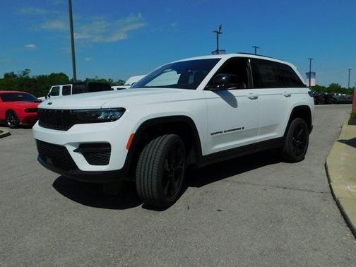 2025 Jeep Grand Cherokee Laredo