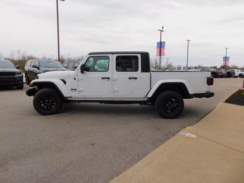 2023 Jeep Gladiator Sport
