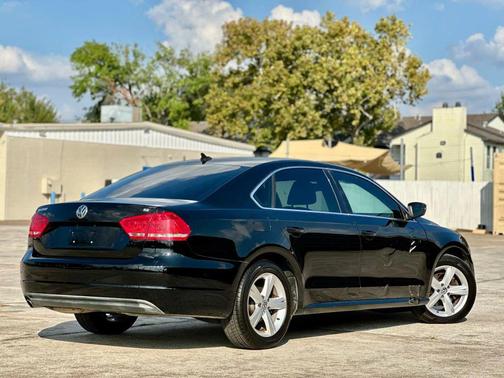 2013 Volkswagen Passat 2.5 SE
