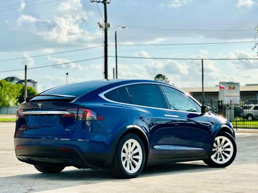 2016 Tesla Model X 75D