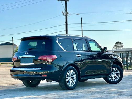 2016 INFINITI QX80 Base