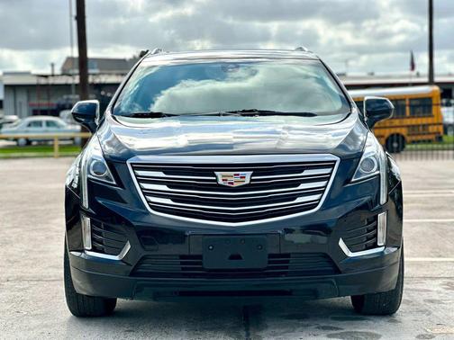 Black 2019 Cadillac XT5 Luxury