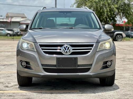 2010 Volkswagen Tiguan SEL