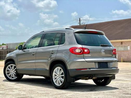 2010 Volkswagen Tiguan SEL