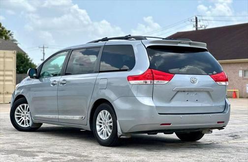2014 Toyota Sienna XLE