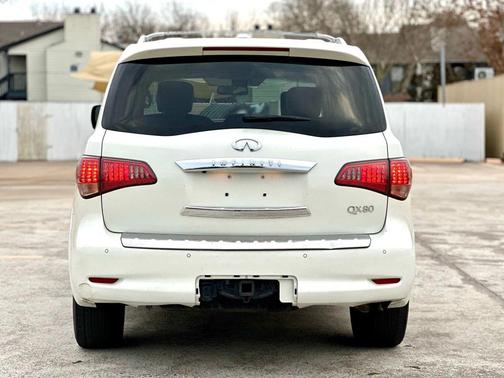 2016 INFINITI QX80 Base