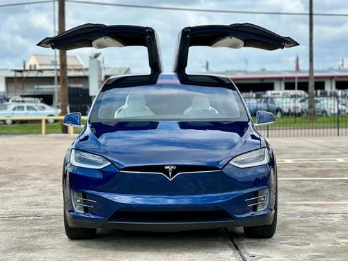 Deep Blue Metallic 2017 Tesla Model X 90D