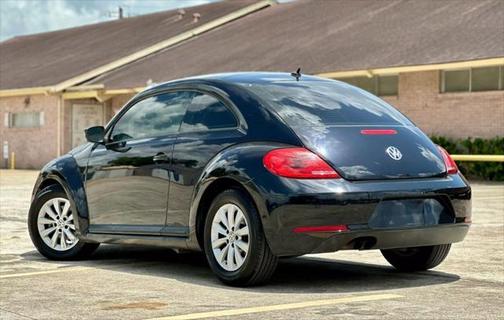 2016 Volkswagen Beetle 1.8T Wolfsburg Edition w/PZEV