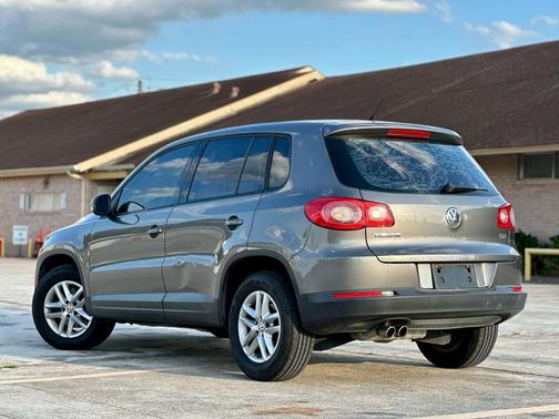2011 Volkswagen Tiguan S
