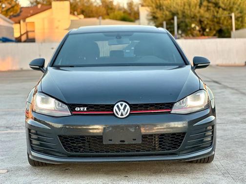 2016 Volkswagen Golf GTI 2.0T Autobahn w/Performance Package 4-Door