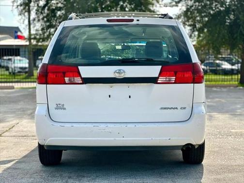 2005 Toyota Sienna CE