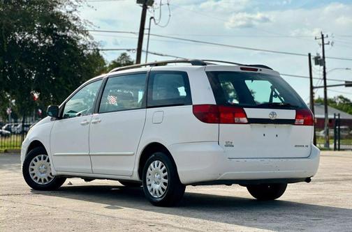 2005 Toyota Sienna CE