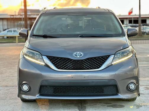 2015 Toyota Sienna SE