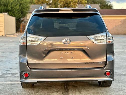2015 Toyota Sienna SE