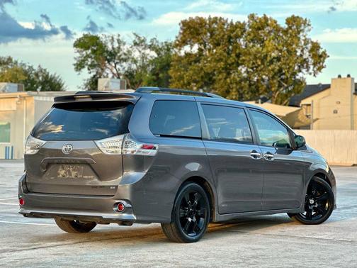 2015 Toyota Sienna SE