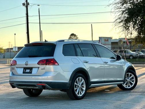 2017 Volkswagen Golf Alltrack TSI SE