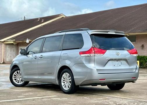 2012 Toyota Sienna XLE