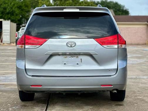 2012 Toyota Sienna XLE