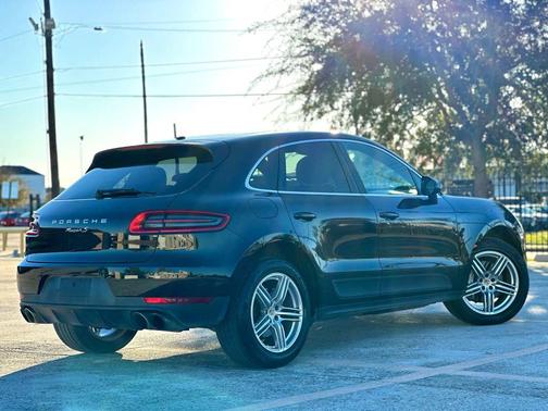 2016 Porsche Macan S