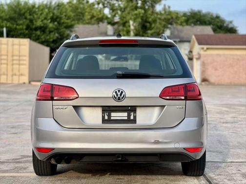 2016 Volkswagen Golf SportWagen TSI S 4-Door