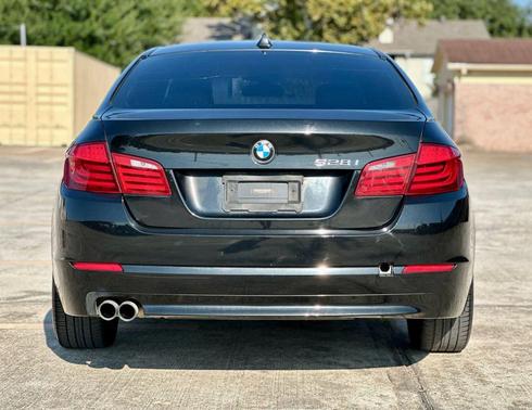 2011 BMW 528 528i Sedan 4D