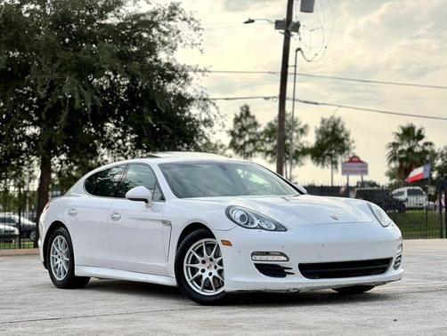 Carrara White 2012 Porsche Panamera 4