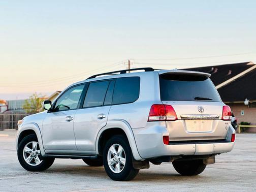 2010 Toyota Land Cruiser Base