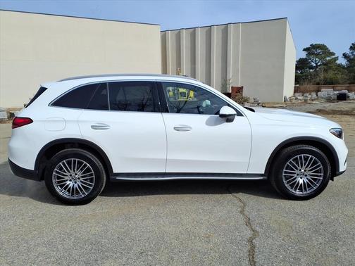 WHITE 2026 Mercedes-Benz GLC 300 4MATIC
