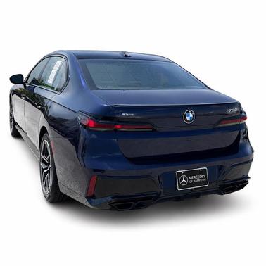 Tanzanite Blue II Metallic 2024 BMW 760 xDrive