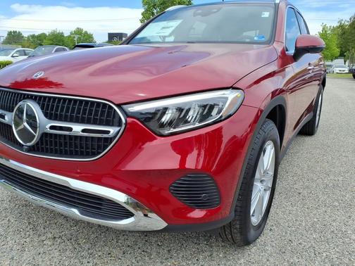 MANUFAKTUR Patagonia Red Metallic 2026 Mercedes-Benz GLC 300 4MATIC