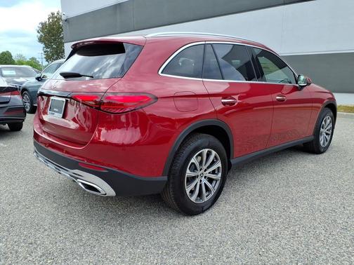 MANUFAKTUR Patagonia Red Metallic 2026 Mercedes-Benz GLC 300 Base